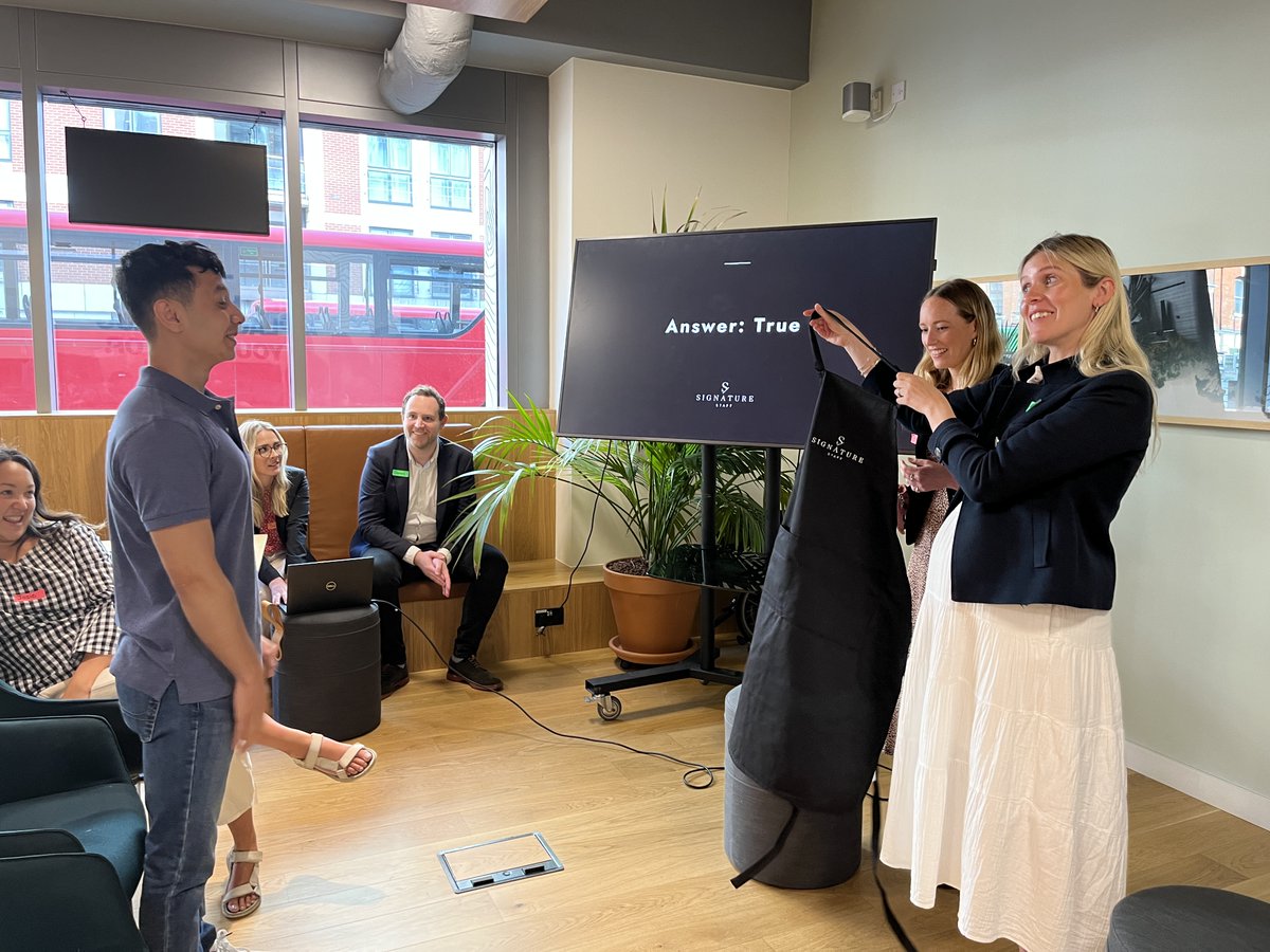webreadwinners's tweet photo. This week, we were hosted by the wonderful team at Signature Staff who introduced our current Market Stall Managers to the hospitality and catering industry! 👨🍳
Thank you to the whole team at Signature for the very warm welcome! 🧡
#FreshBreadFreshStart https://t.co/DGdE7FsPyD
