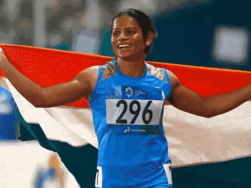 DainikBhaskar's tweet image. महिला एथलीट दुती चंद पर नाडा ने लगाया चार साल का बैन: 3 जनवरी से लागू हो चुका फैसला, एंटी डोपिंग डिस्पलेनरी पैनल के समक्ष अपने को बेगुनाह साबित नहीं कर पाईं
#NADA #DuteeChand 
dainik-b.in/6unEFHYqmCb