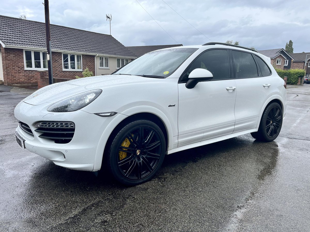 Appreciation post for one of our customers stunning 15mm wheel spacer fitments on their Porsche Cayenne. Precision Item ID: 4388 
precision-auto.co.uk 😍😍😍