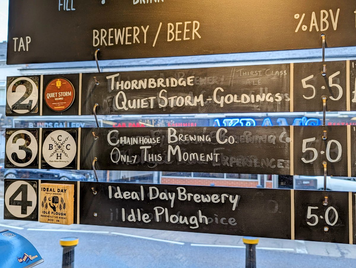StirchleyWines's tweet photo. Ready for t'weekend? Here's your #GrowlerTakeaway forecast...
๐บ @thornbridge - Quiet Storm: Goldings
๐บ @ChainHouseBrew - Only This Moment
๐บ @idealdaybrewery - Idle Plough
FILL | DRINK | RINSE | REPEAT
#SWSTakeHome #VivaStirchley https://t.co/CkFMZbDPBR