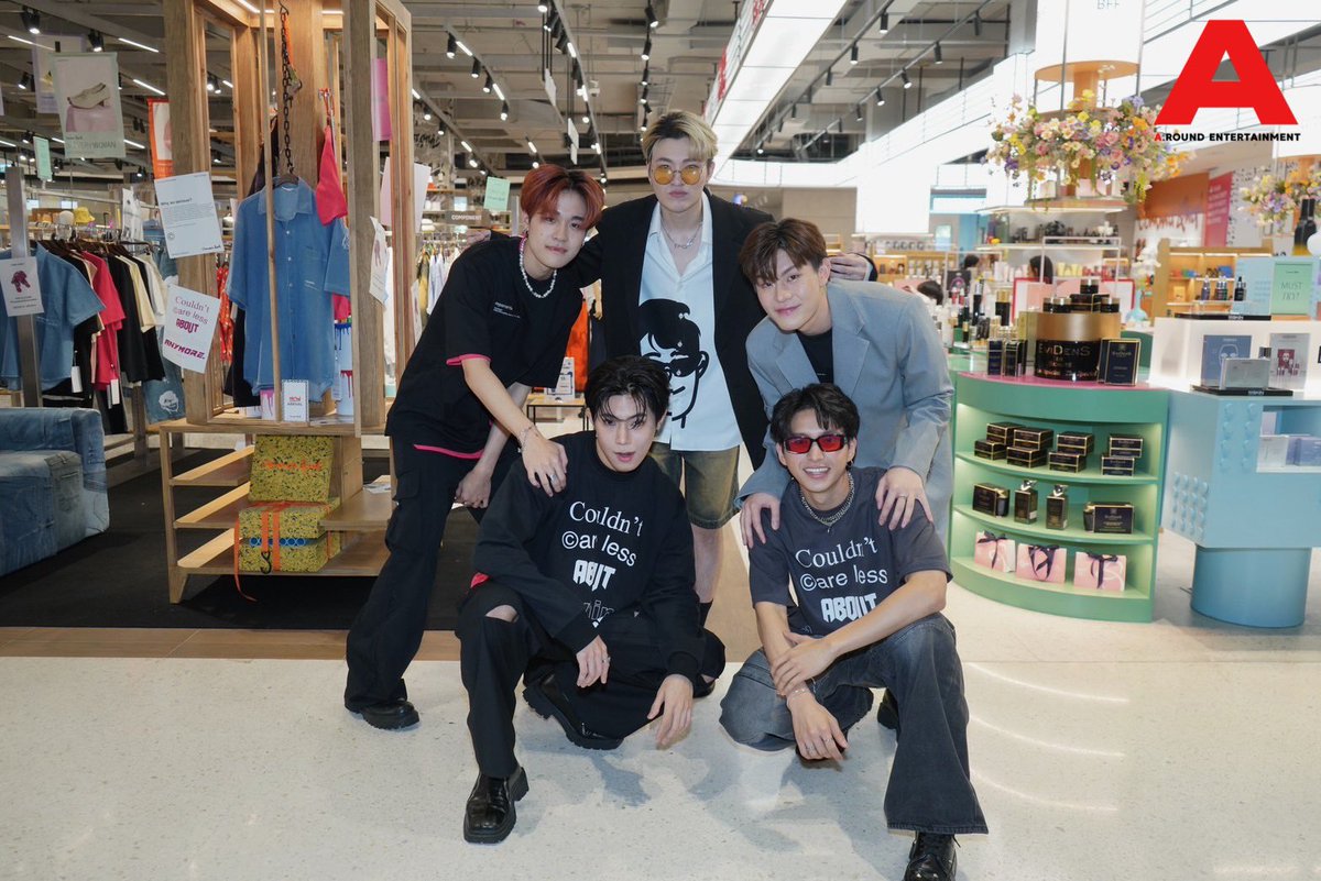 around_ent's tweet image. หนุ่มๆ “Primetime” ในงานเปิดตัว POP-UP STORE แบรนด์ COMPONENT แบรนด์ Thai designer มาแรงที่เหล่าดาราและศิลปินเลือกสวมใส่ ที่มัลติแบรนด์คอนเซ็ปสโตร์ "Comma And" เซ็นทรัลเวิลด์ พร้อมเอ็กซ์คลูซีฟคอลเลคชั่น PRE-FALL 2023 "Why so serious?"

#OhmPrimetime
#Ken2Primetime
