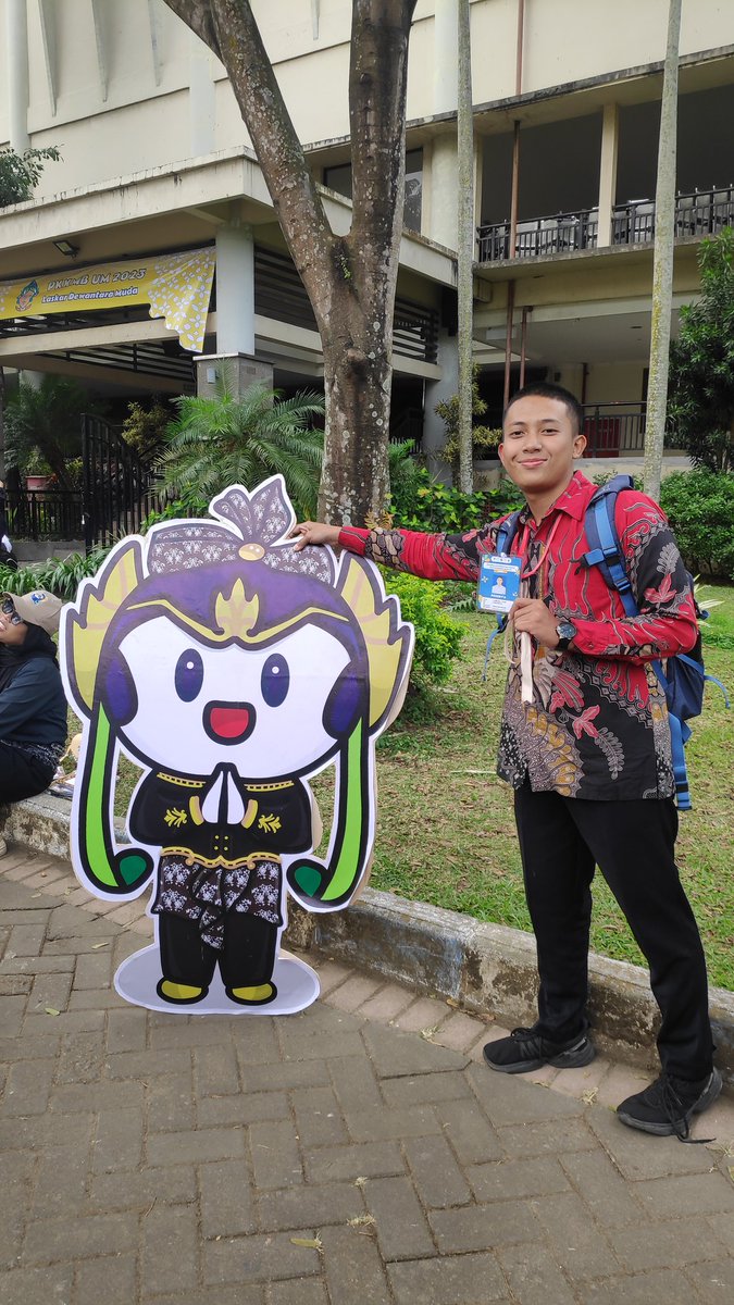 Luqmanullll's tweet photo. Pkkmb day 2
@BEMUMOfficial
#Day2PKKMBUM2023
#PKKMBUM2023 
#MabaUM2023 
#RestorasiAsa 
#BEMUM2023
#UMtheOnlyOne
#SahabatMahasiswa
#LaskarDewantaraMuda
#universitasnegerimalang 
#NalendraMudhaReksabhuana
#DirgahayuRepublikIndonesiaku https://t.co/zjXG6aLnGO