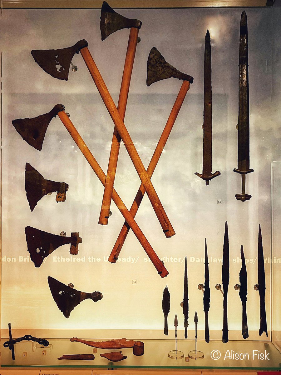 Viking battle-axes and spearheads, iron, early 1000s.
Found at London Bridge during building works in the 1920s.

Perhaps lost in battle as there was heavy fighting around London Bridge. At one stage the bridge was pulled down during a Viking attack.

#FindsFriday
#Archaeology