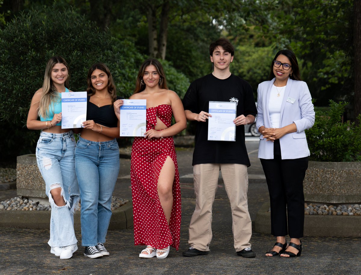 As our South American and Spanish amigos, it's time to bid farewell for now. Your vibrant energy and unique perspectives have enriched our school beyond measure. 📷📷
¡Gracias! Obrigado! Thank you! 📷