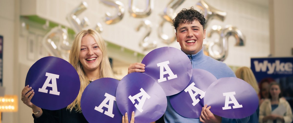 ⭐GRADES CONTINUE TO CLIMB⭐
Catch-up with this year's amazing results. A full break down of our fantastic grades and a snapshot look at some of 2023's success stories.
wyke.ac.uk/articles/resul…
#WeAreWyke #ResultsDay2023