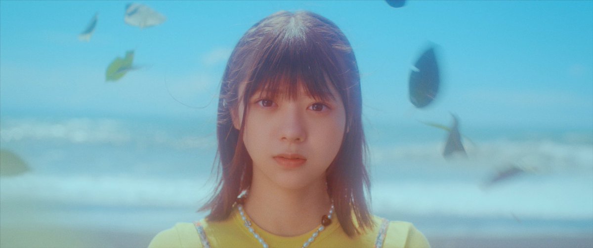 nogizaka46's tweet photo. 「乃木坂46 OFFICIAL YouTube CHANNEL」にて、33rdシングルに収録される5期生楽曲「#考えないようにする」のMVを公開いたしました🌱

#冨里奈央 が初めてセンターを務めます💕

ぜひご覧ください😊

https://t.co/e8ldSgWLM0

#乃木坂46 https://t.co/fxD4NG5cng