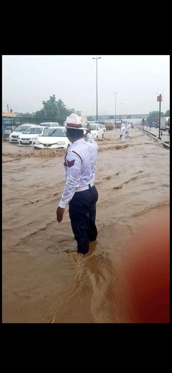 allvib1134's tweet photo. They are too human beings. They deserve better salary than they get. #haryanapolice49500 #cmharyana #hmharyana https://t.co/hRqc7UYCm8