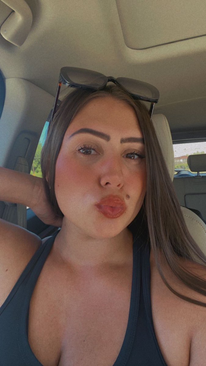 jesselynlane's tweet photo. 🤳💋✨ https://t.co/XRU3ievuBE