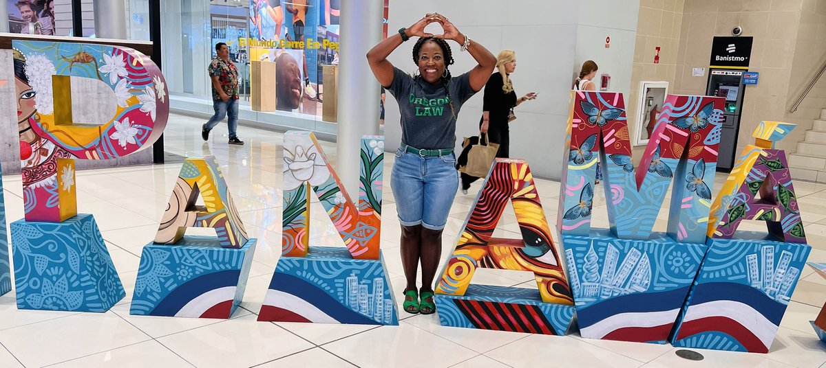 Dean Burke (@marcilynn_burke) on Twitter photo Repping <a href="/Oregon_Law/">UO School of Law</a> and <a href="/uoregon/">University of Oregon</a>, throwing my āOā in Panama City! Itās #DuckFriday yāall! Repping <a href="/Oregon_Law/">UO School of Law</a> and <a href="/uoregon/">University of Oregon</a>, throwing my āOā in Panama City! Itās #DuckFriday yāall!