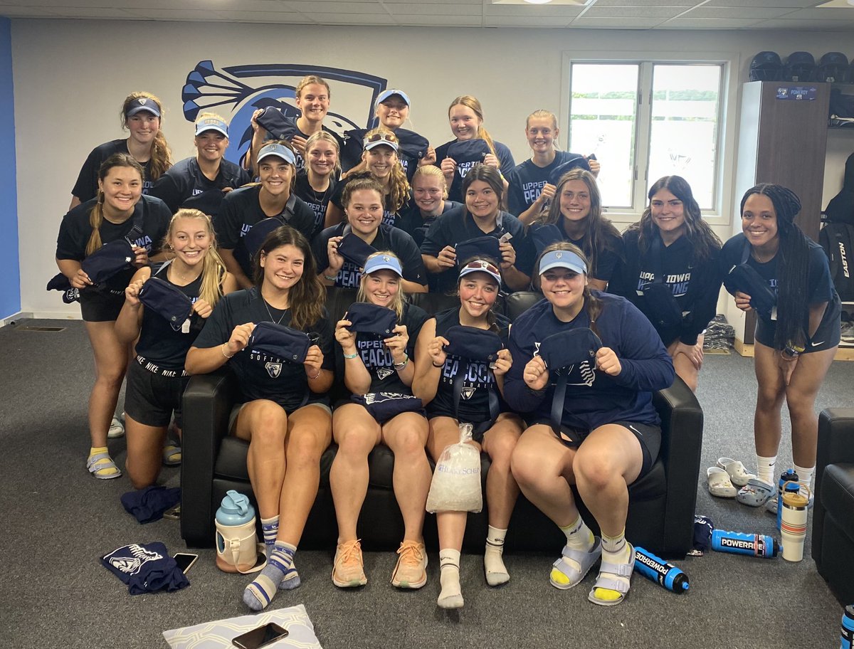 UIU_Softball's tweet photo. THANK YOU to Kyra Hanson with Novus Home Mortgage &amp; C21 Realtor Jenn Drewelow for donating toward some @lululemon swag for Peacock Softball.

Kyra &amp; Jenn make a great team; Finding you the home of your dreams at a price you can afford while educating along the way!

#FeathersUp🦚 https://t.co/Rx6202SHl4