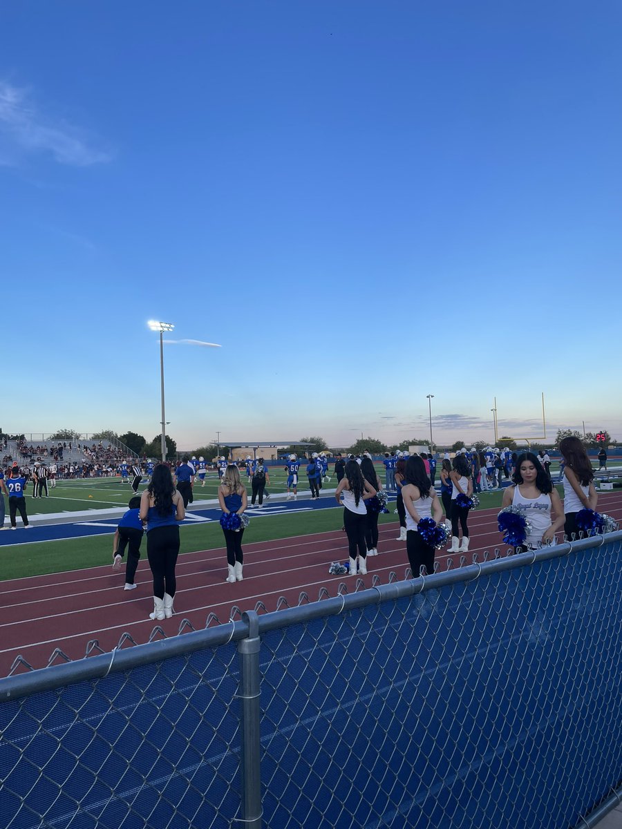 vanessaelareist's tweet photo. Lions vs Indians tonight!! Come out to the first home game of the season and support our #MightyLions ππ¦πͺπΌππ©΅π€βπΌπ€πΌπ€β€οΈπππ₯π₯π₯#lionpride #wintheday #fridaynightlights #wecalltheshots https://t.co/AGvba7WKBw