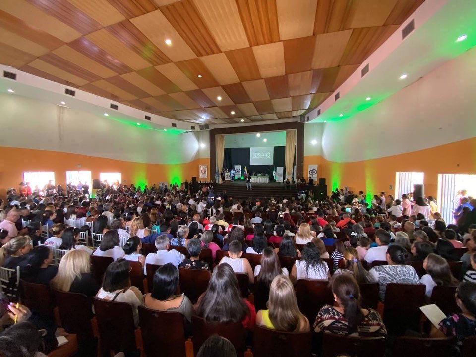Es importante que tomemos conciencia de que la #pedofilia es un crimen que afecta gravemente a los niños y niñas.

Hemos dictado una clase magistral sobre el tema: "La Pedofilia es un Crimen" desde el Liceo Libertador, organizado por mi esposa @Gairimar con la participación de