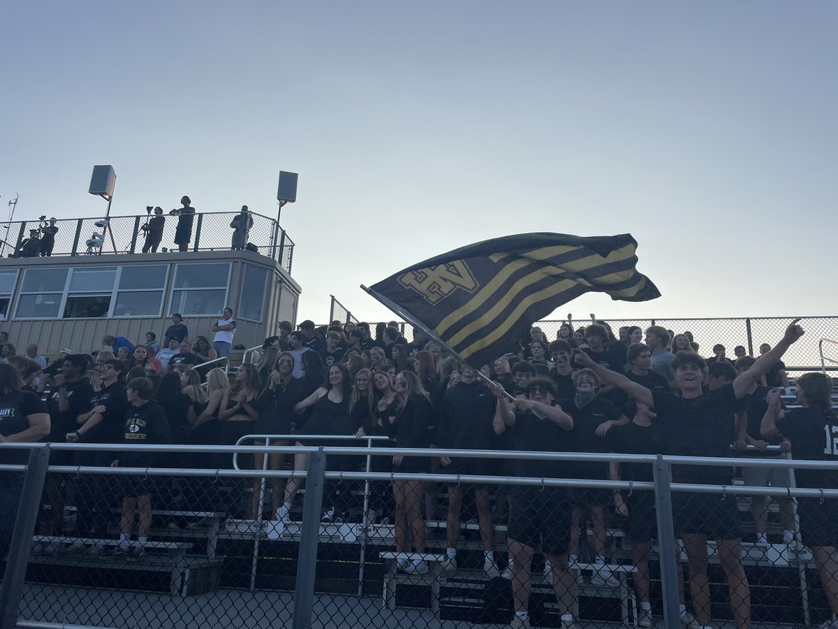 HVCentralHS's tweet photo. Congratulations to @HVBulldogs_FB on their victory over Lawrence this evening! Thank you to @HVATHLETICS @HVBulldogsCheer @thehvdawgpoundd for a great night! https://t.co/mByNaHBUKg