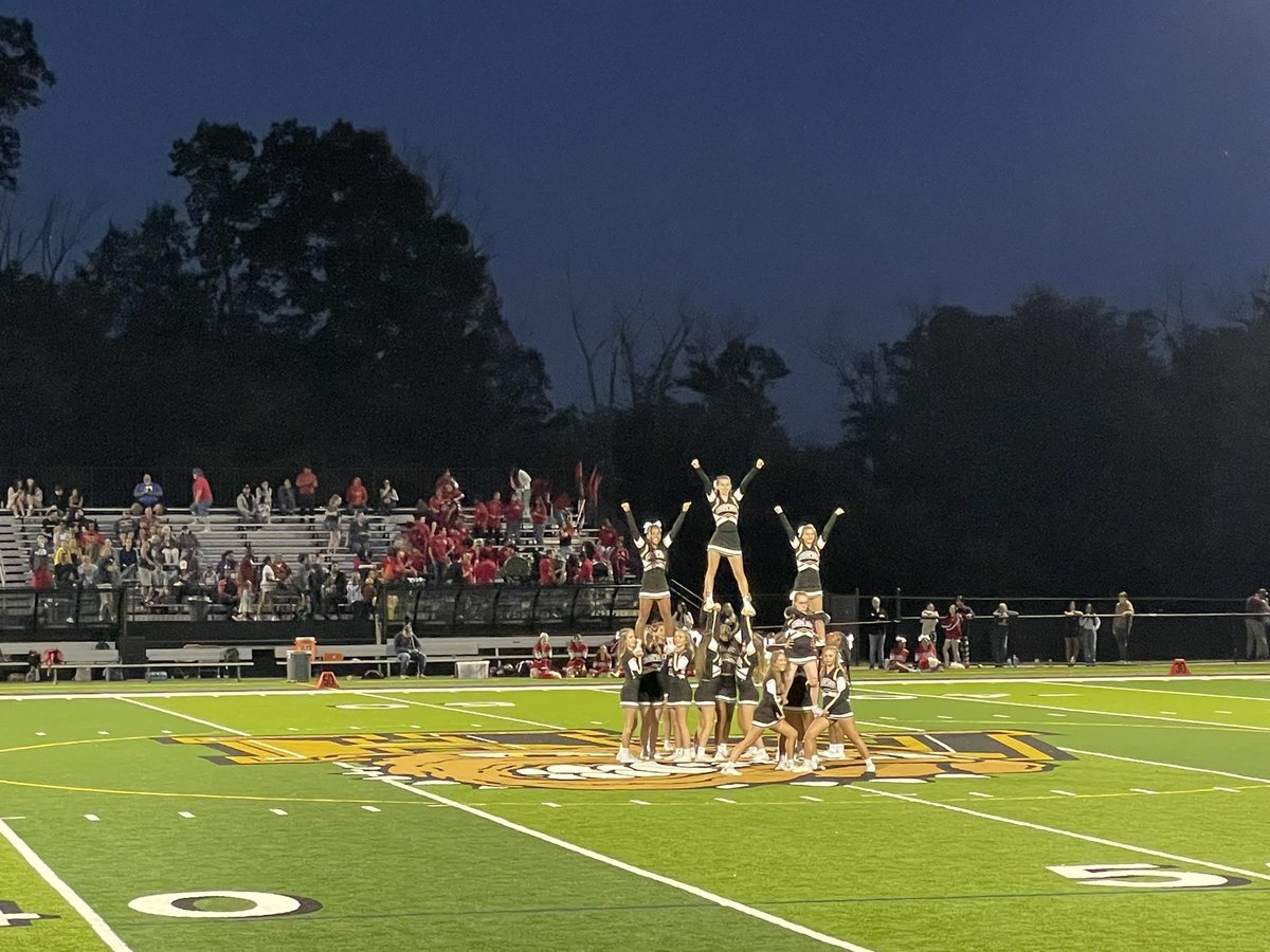 HVCentralHS's tweet photo. Congratulations to @HVBulldogs_FB on their victory over Lawrence this evening! Thank you to @HVATHLETICS @HVBulldogsCheer @thehvdawgpoundd for a great night! https://t.co/mByNaHBUKg