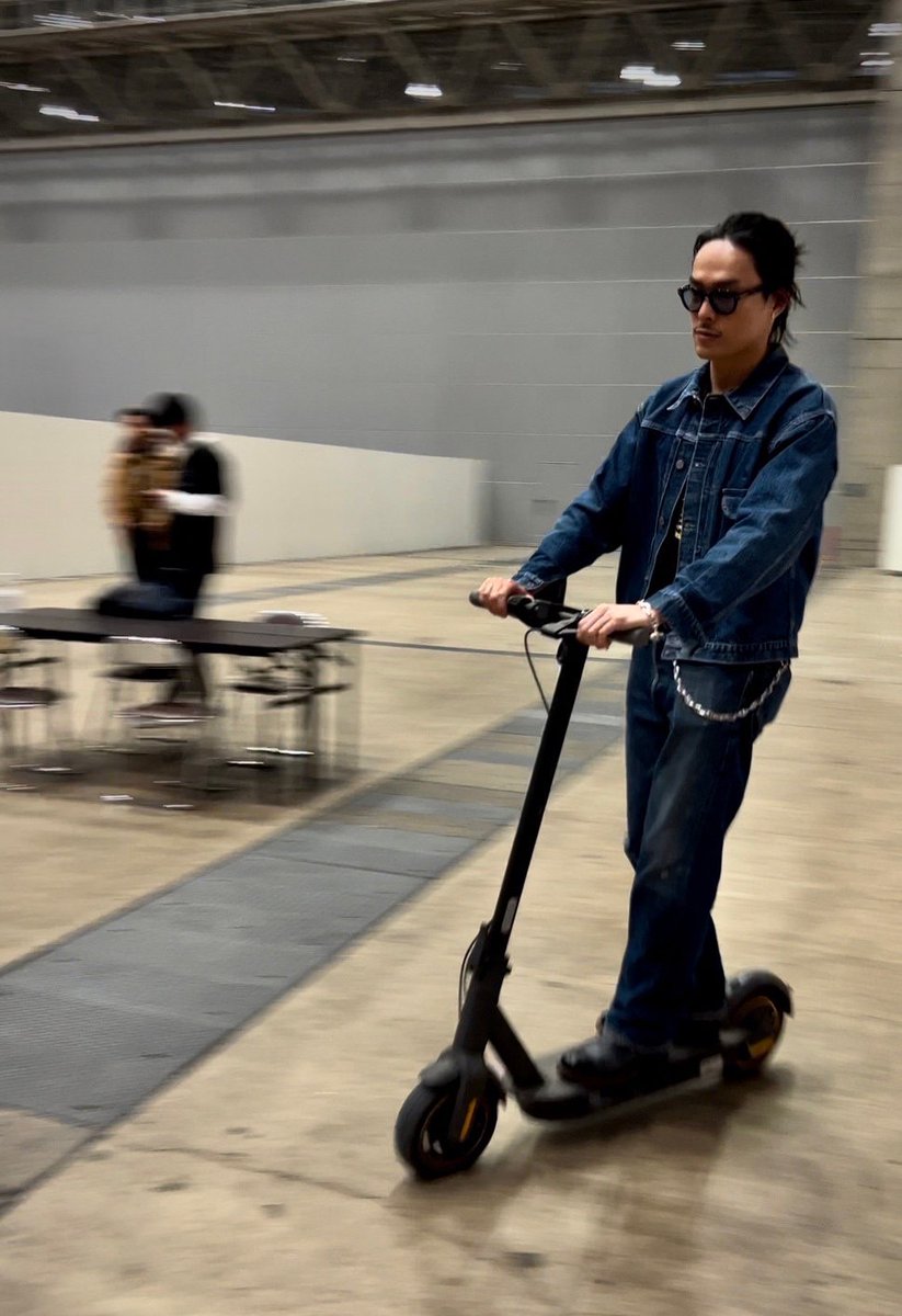 jsb3_official's tweet photo. 本日9月2日は今市隆二バースデー❤️🎂
HAPPY BIRTHDAY TO RYUJI IMAICHI🦁🎉✨

🌹20230902🌹
🚶‍♂️🎙😆🛴

#HappyBirthday今市隆二
#三代目JSOULBROTHERS
#今市隆二 https://t.co/dUUWCZKt5e