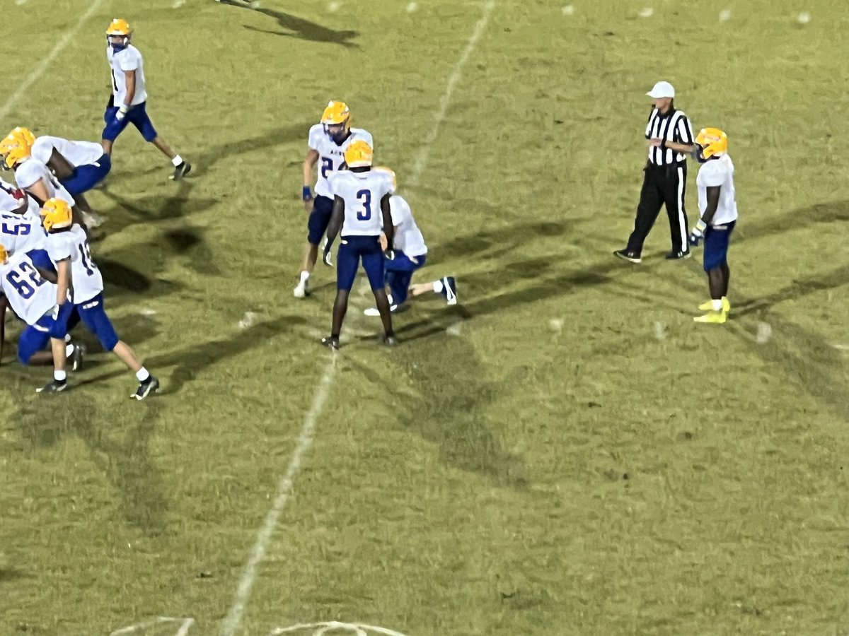 Victory Formation!! ACES Win! <a href="/touchdownfriday/">Touchdown Friday</a> <a href="/CoachOwens_FB/">Perry Owens</a> <a href="/coachmattera/">Wes Mattera</a> @252_the <a href="/StrikaNation24_/">Laieke Abebe</a>