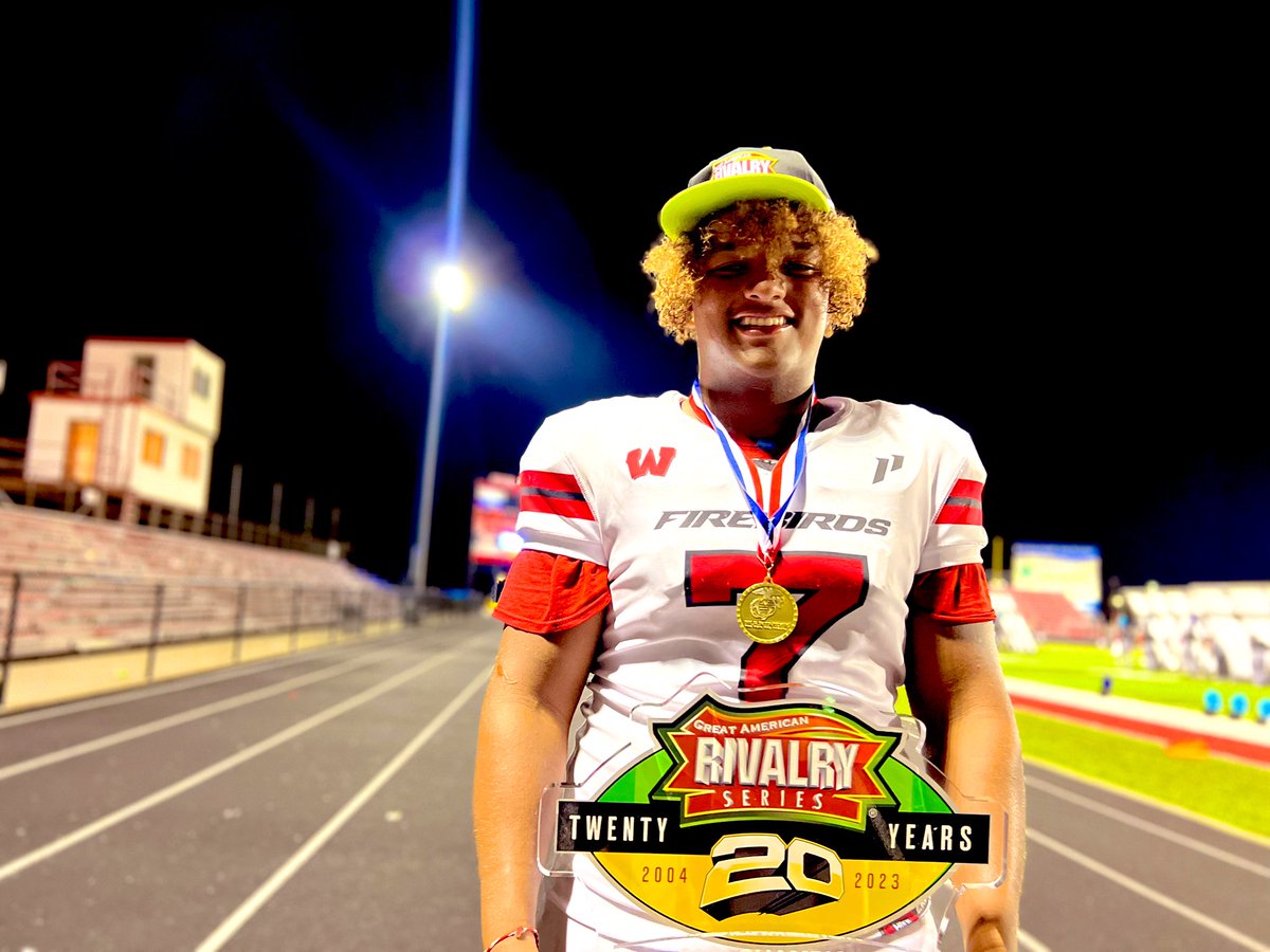 TheReportOhio's tweet photo. 🏈 Elijah Davis had himself a game — safety and a scoop and score! @AmericanRivalry @westfirebirds @LakotaWestFB @_elijahdavis @CoachTomBolden @gmcsports https://t.co/IVR6dQMsNn