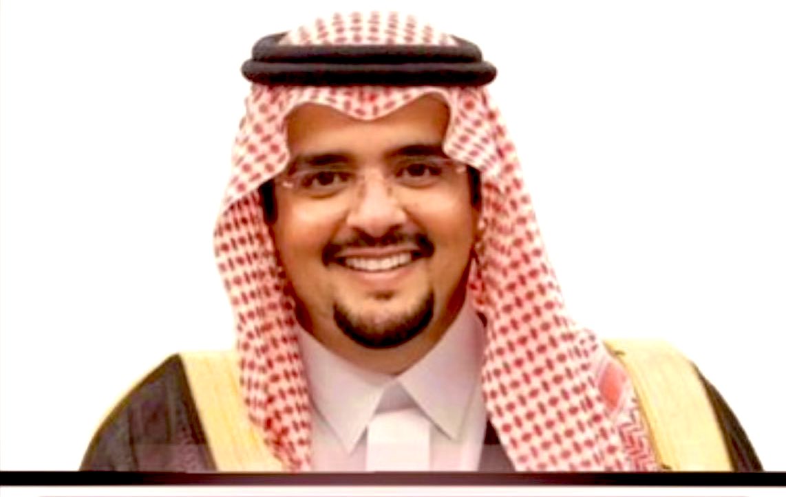 <a href="/ben_aon/">مشعل بن عبدالله بن عون</a> هذا  وريث  العز  من ترثة  أبطال 
 نسل الحرار ،الغانمين الميامين
 
 عبدالعزيز الفيصلي  جزل الأفعال
 ياكم عتق  ارقاب  وياكم قضى دين

  مواقفه  ماهي  بتحصى ولا تقال 
ولاهو بيكفيها  الشعر  والدواوين 

حتى ولو مشعل  بالأشعار يختال 
جمايله ،فيها ،، تضيق  الميادين   ...

يومٍ  يصبح