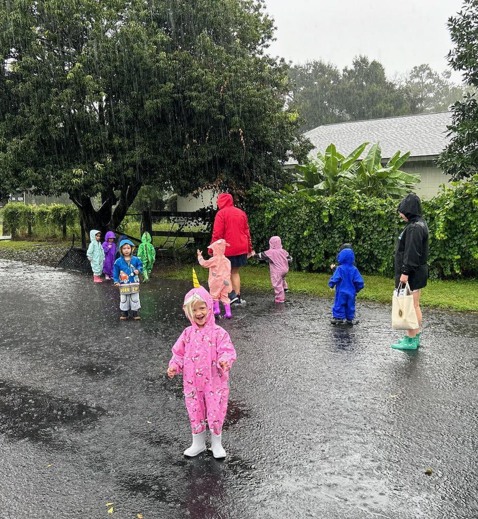 chascollegiate's tweet photo. We go outside! A core pillar of the CCS mission is an Outdoor Education. It starts even in preschool. What can we learn from the rain? #outdooreducation #projectbasedlearning #greatschools #charleston https://t.co/sjJm4LHZTx