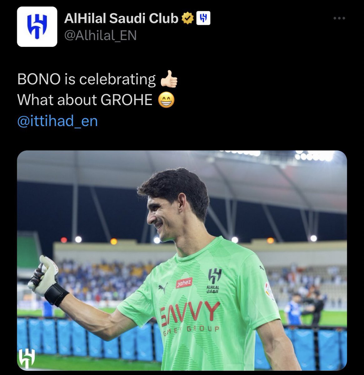 MnbrAlhilal's tweet photo. حساب نادي الاتحاد قبل الريمونتادا:
أين بونو؟

حساب نادي الهلال بعد الريمونتادا:
بونو يحتفل، ماذا عن غروهي؟ 😂 https://t.co/yHGLDqaEH3
