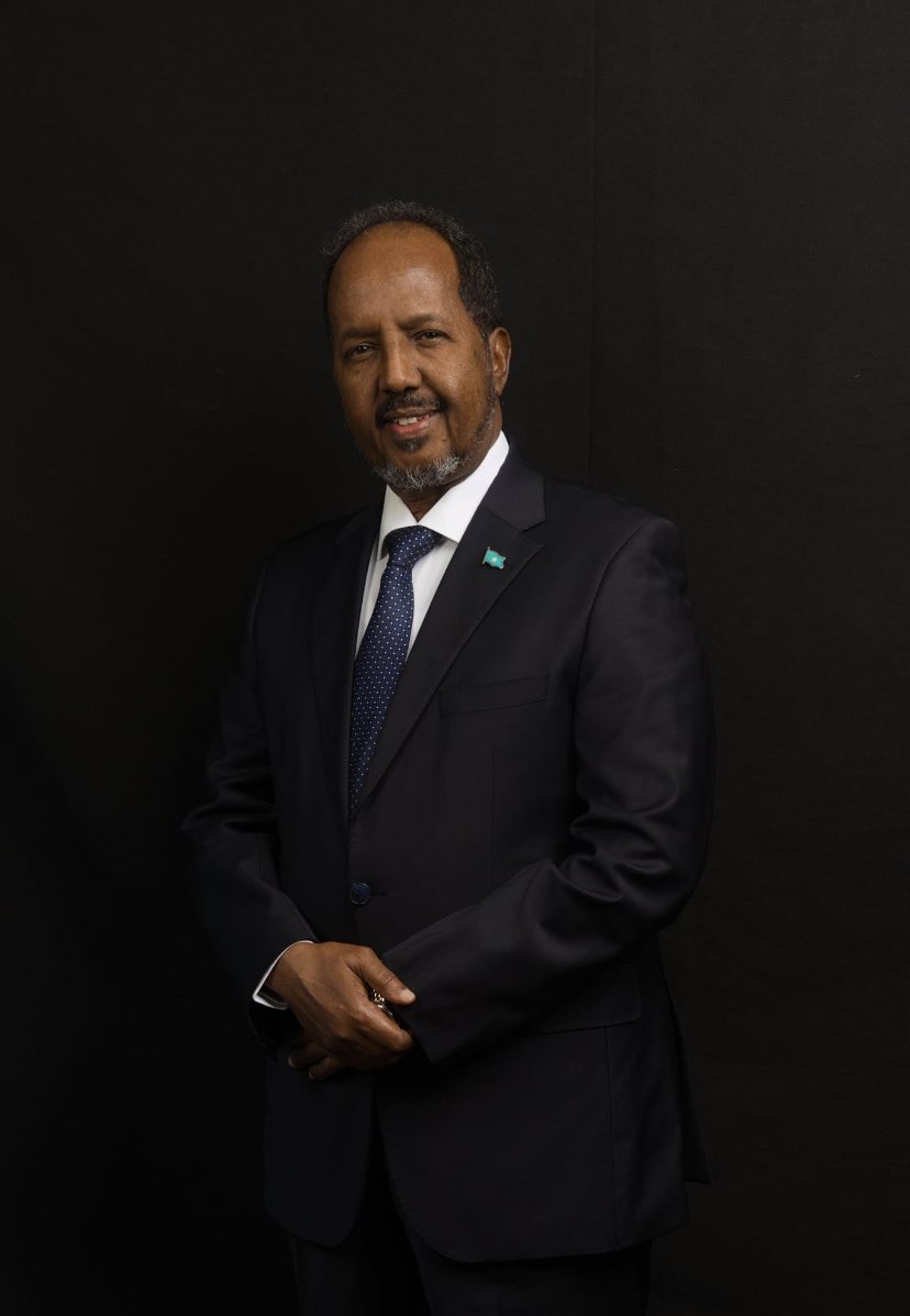 SumayaMohiadin's tweet photo. President @HassanSMohamud states on X-Space to set aside politics and focus on securing our nations future & the dignity of our people.
This mindset could've placed Somalia among the worlds top 5.
We should back his call & focus on making somalia great again. #UnityForSomalia https://t.co/eNtFg6D3Wv