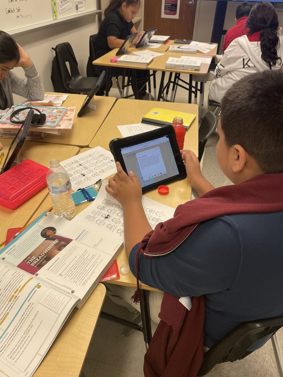 Poetamaestra's tweet image. Enjoyed @MsMartinez_20 creativity with using padlet while students interacted with high quality instructional texts during last week’s TRTW! Such a great springboard for SCRs and ECRs. ✍️📝 @Austin_Broncos @iisdbil_esl @mrsshive @DeniseDepr #curriculum #HQIM #scaffolds