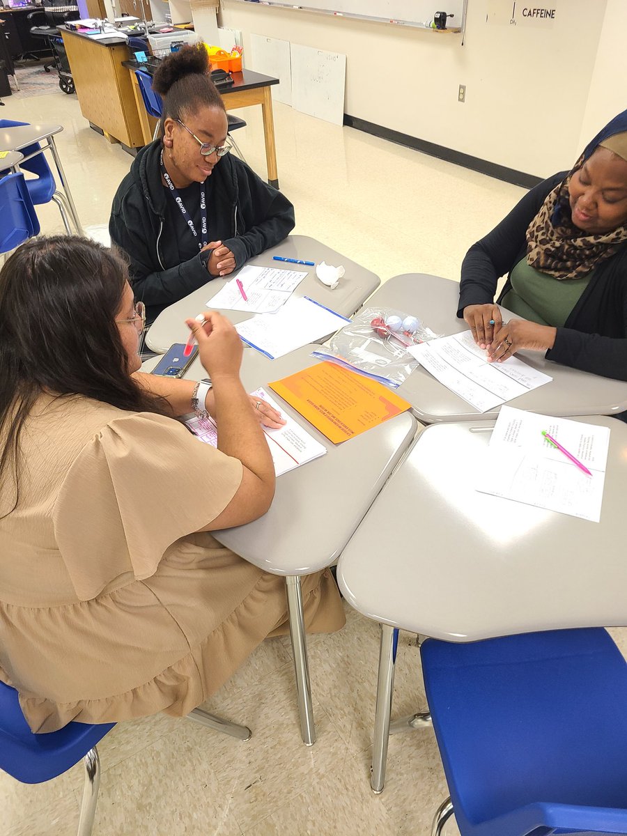 mijemorkysav's tweet photo. These Ts were AMAZING today! Such great conversations, collaboration, & reflection on how our instructional systems look like in Science. Thanks @HobbsToLearn for being my co-pilot today!#GISDscience #HandsOnScience #theGISDeffect https://t.co/HX7ys6sfgi