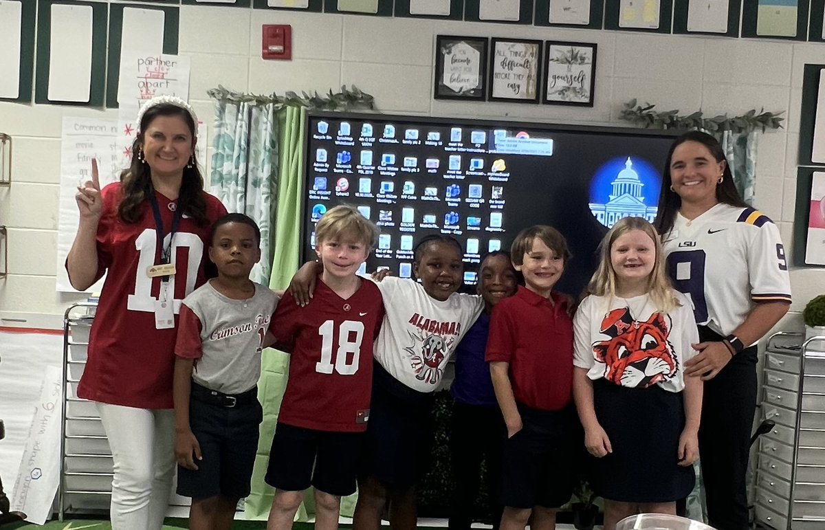 Mrs. Golden tweet media