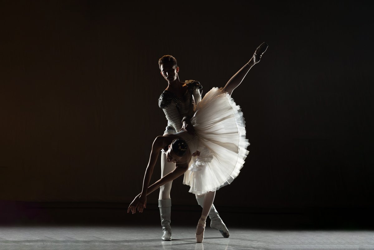 Tickets for the 2023/24 season go on sale next week, Wed Sep 6! Sign up for the pre sale here: miamicityballet.org/2324season Photo of Stanislav Olshanskyi and Yuliia Moskalenko in Alexei Ratmansky’s Swan Lake by Alexander Iziliaev