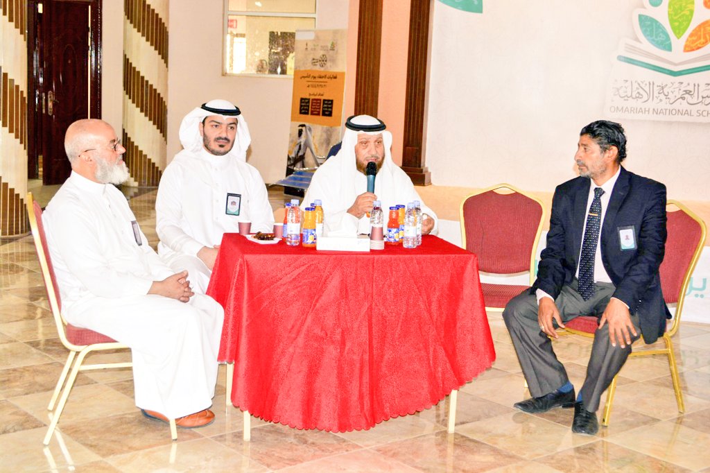 al_omariah's tweet photo. تشرفت ابتدائية العمرية الأهلية ممثلة في التوجيه الطلابي باستضافة أولياء الأمور الكرام بشأن تعزيز الانضباط والمواظبة وذلك بحضور إدارة المدرسة وتقديم الموجه الطلابي: 
أ. عبدالله الشرعان

#مدارس_العمرية_الأهلية 
#تعليم_الجوف 
@MOE_JOF 
@MOE_JOF_01 https://t.co/hS2UszPEqh