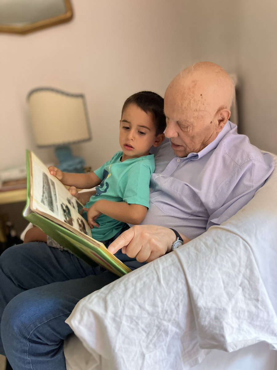 mfernandaneri's tweet photo. Leone Sr: quando il nonno non ci sarà più, ricordami così 
Leone Jr: ma dove vai? E perché non mi porti? 
Fer: 🥹🥹😢😢😢
#fuckcancer https://t.co/C2YrcoixJu