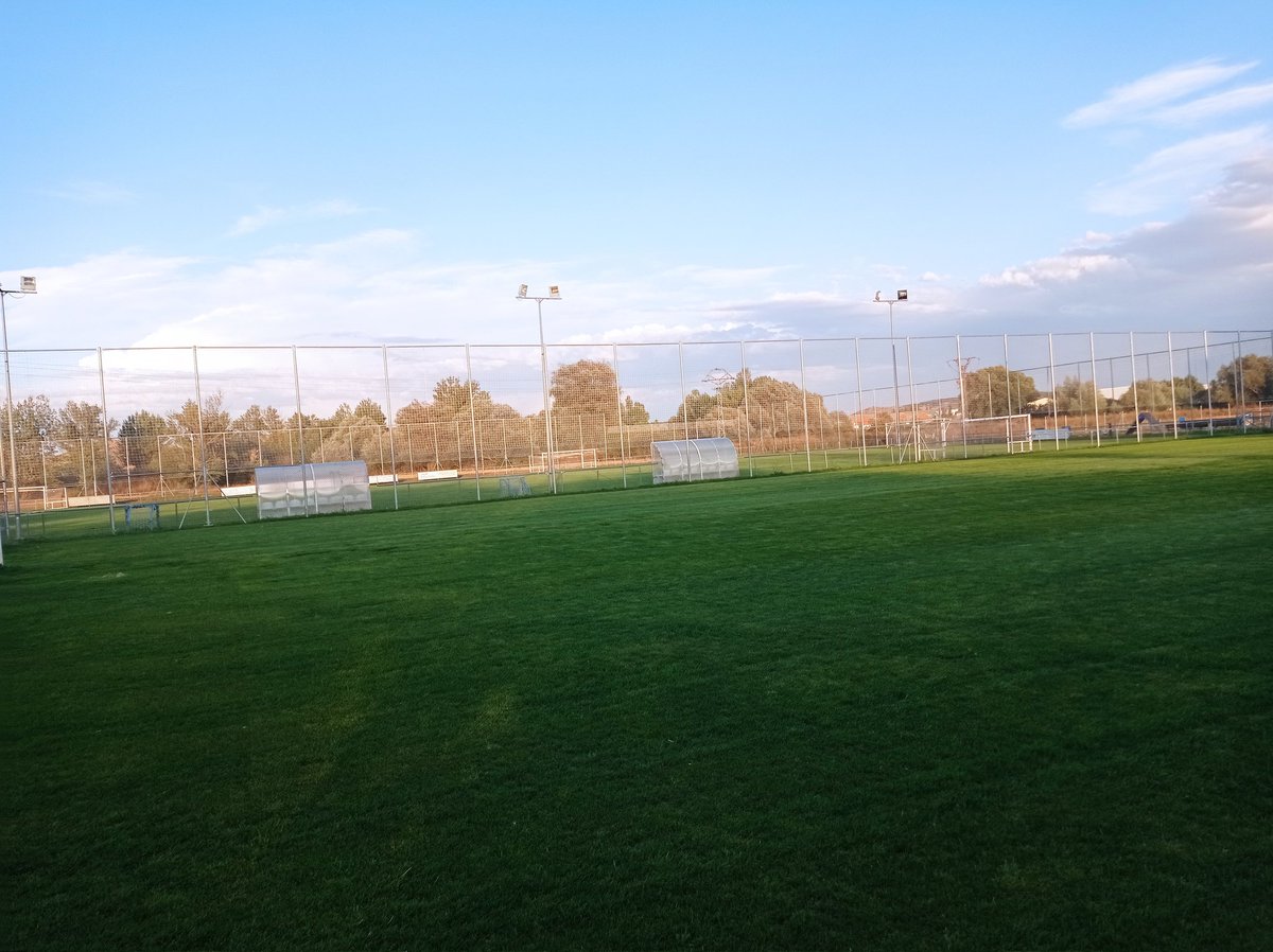santilaj's tweet photo. Asi luce ya nuestra alfombra verde
Que ganas de volver a pisarla
Vamossss💪💪💪 @CDAlfozQuinta #cadete https://t.co/PZjQuzlEQ1