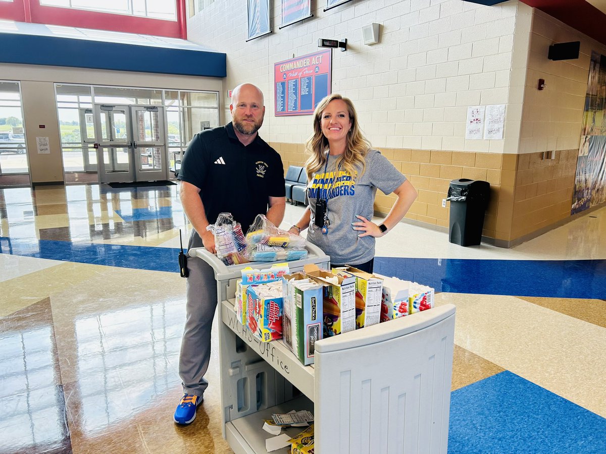 WC_Commanders's tweet photo. 🍦SWEET FRIDAY🍦
Our Commanders were able to enjoy a sweet treat for an amazing first week of school. We are so glad to have them back at school! 
#WCPride https://t.co/8LIqQeI1CO