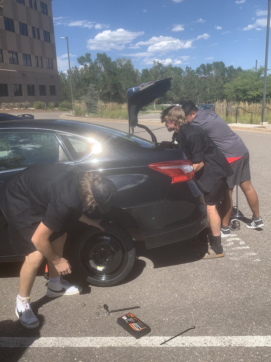 Shout out to 2 <a href="/EPICCampusLPS/">EPIC Campus</a> STUDENT HEROS this afternoon!  They came to the aid of a classmate who had a flat tire when on a field trip… Made my big ❤️ happy to see them jump right in and take care of the situation. #EPICHEROS