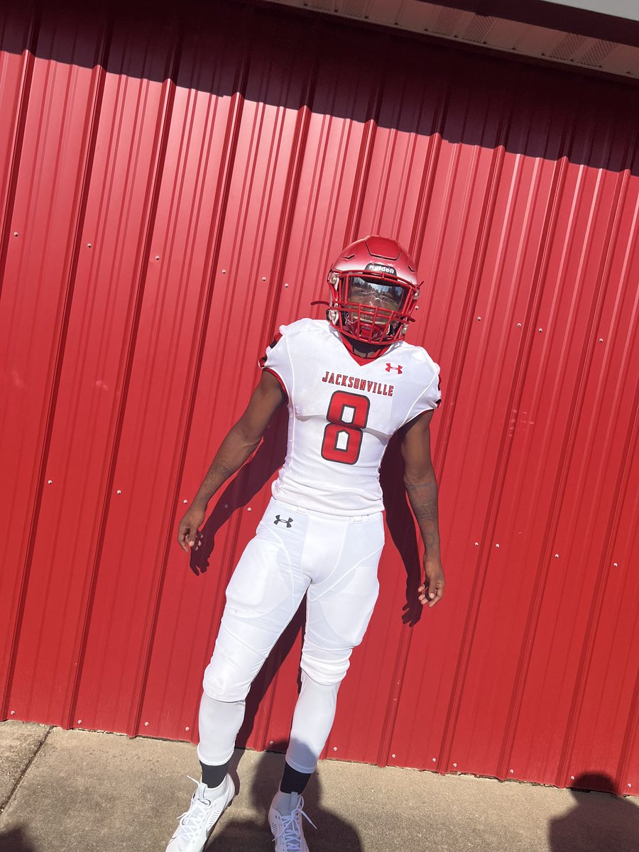 Camron_m8's tweet photo. After a great conversation with @CoachStekala I’m blessed to receive my first offer from @USFSaintsFB https://t.co/d63iTY1IsE