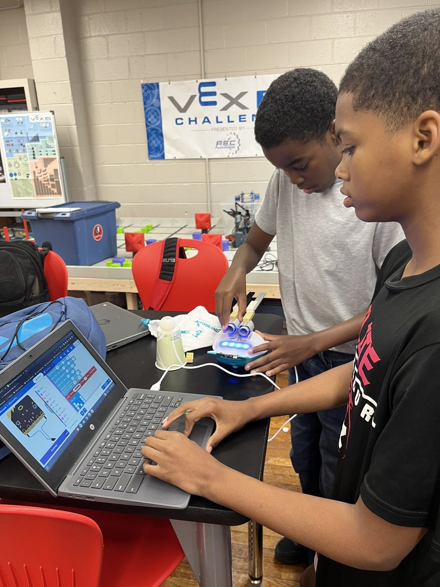 MrsKennyPRS's tweet photo. Riveting Robots! I love introducing new learners to physical computing with @birdbraintech Finch robots. @PikeRoadSchools https://t.co/C6L0SiRqYr