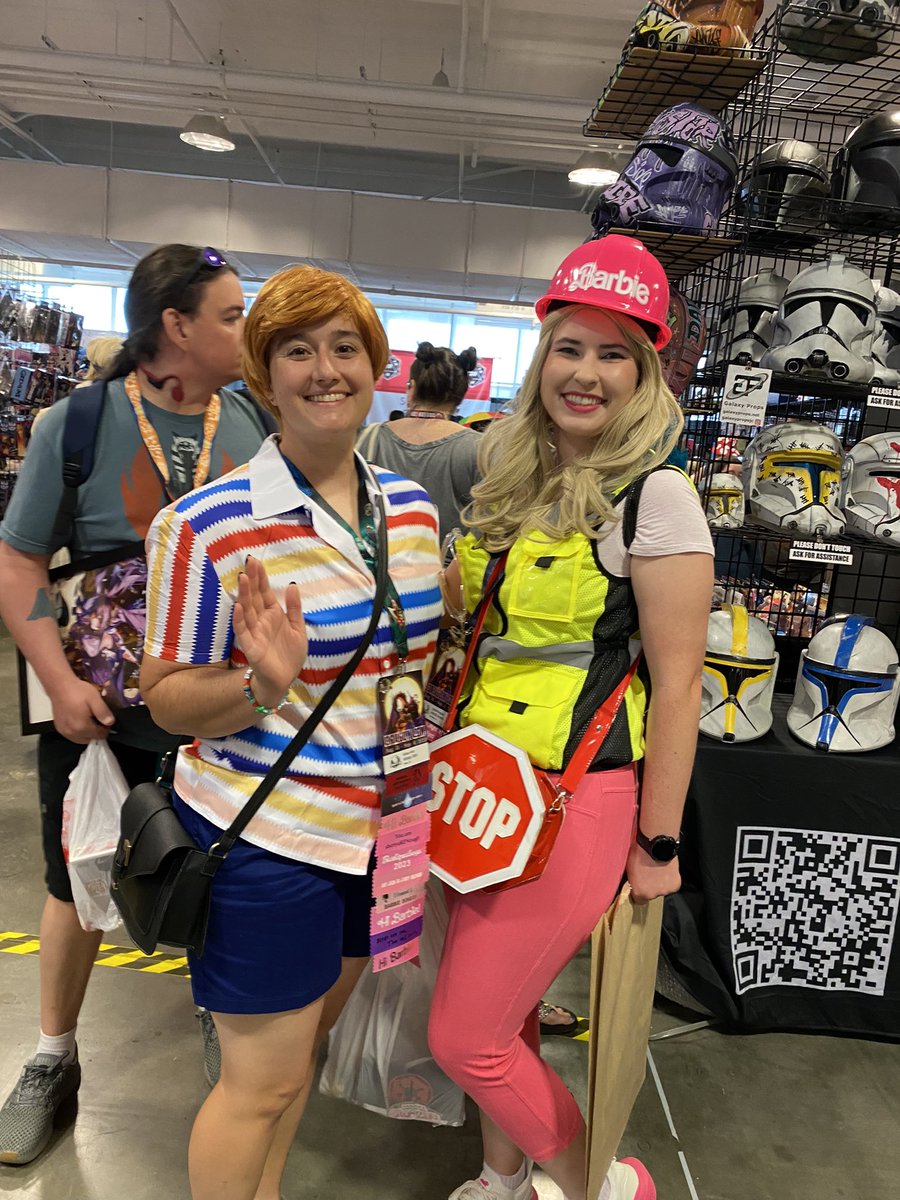 Kamiduu's tweet photo. Hi, #Barbie! #DragonCon #kenough #alan https://t.co/k7jSk8kBw7