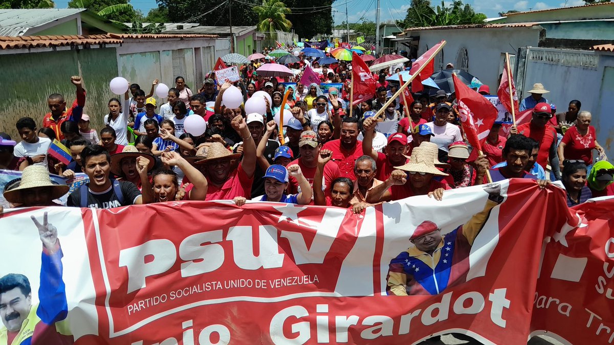 PartidoPSUV's tweet photo. ¡Pueblo organizado, pueblo consciente! 

Aquí estamos junto a nuestro amado pueblo de El Baúl, municipio Girardot del estado Cojedes, movilizados en apoyo al presidente Nicolas Maduro y en defensa de la paz. 

¡Gracias por tanto cariño y amor! 

@NicolasMaduro
@dcabellor
@irisvarela 
@CojedesPsuvOfic
#PsuvEnLaCalle