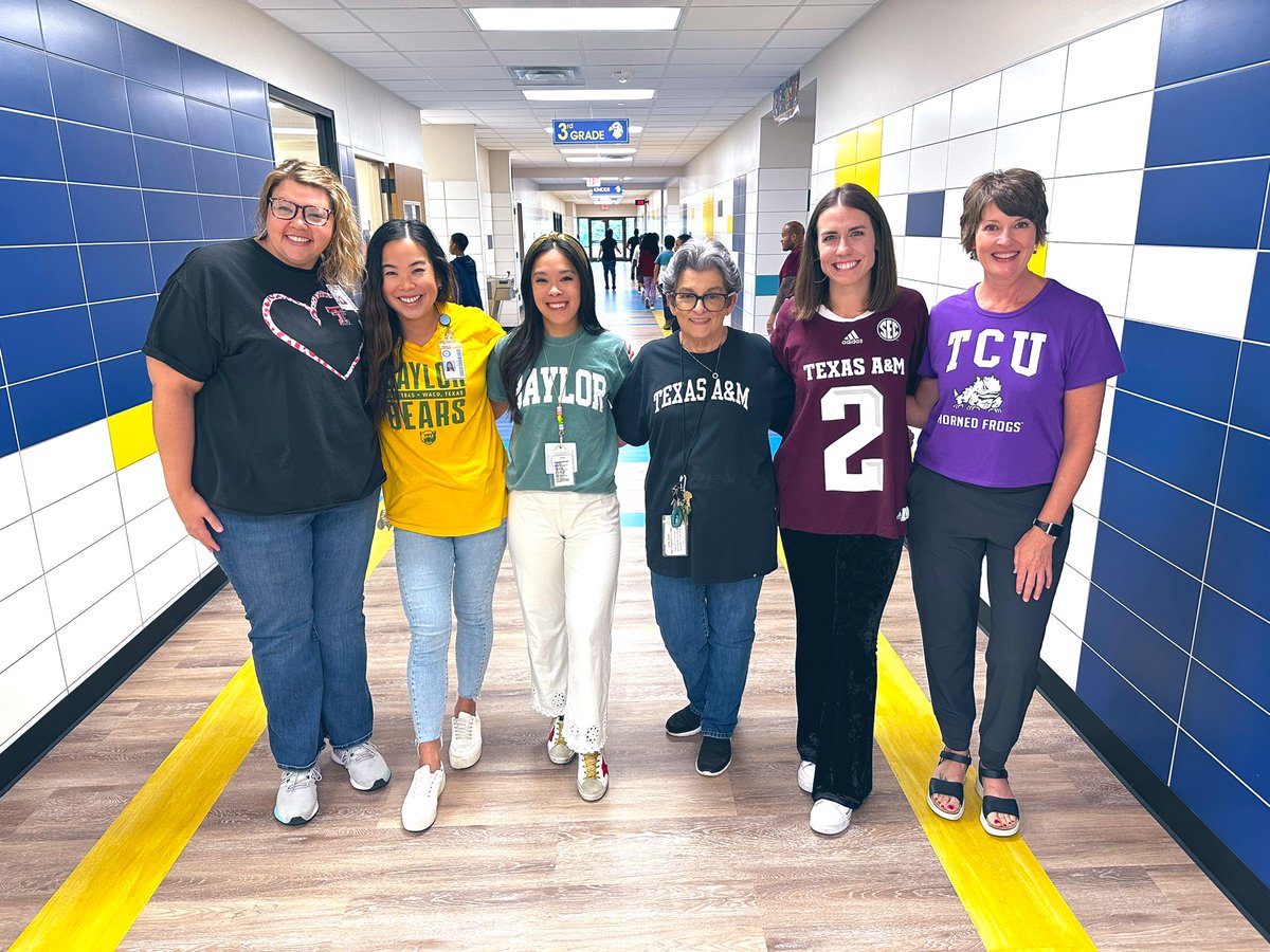 Different allegiances but still ONE team! #NationalCollegeColorsDay College football is BACK 🏈 @LHLCinRISD @AikinEagles #RISDWeAreOne #RISDBelieves #RISDGreatness