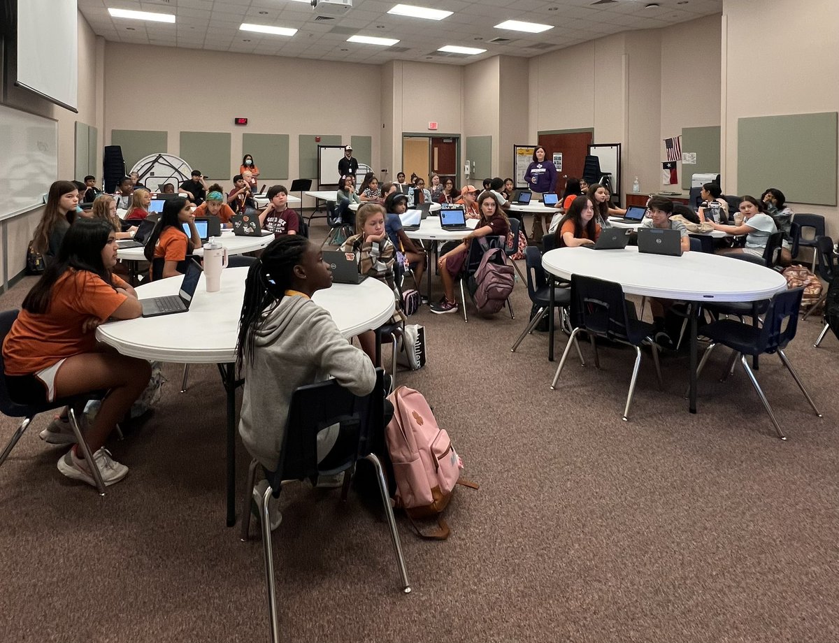 JWalshMSStuCo's tweet photo. Thanks for coming to our first meeting this morning! Next up, officer elections! Head to the Schoology group to fill out your forms. https://t.co/NWjWOHlwQh