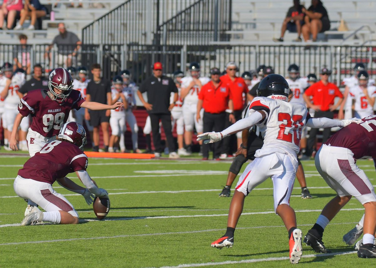 MillerDeanKicks's tweet photo. Thanks for the great photos @EliteActionMed1! #kicker #punter #co2027 @emhsbulldogs @RecruitEMHS_FB #bulldogs https://t.co/nR9DvgbRfA