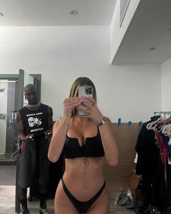 Cooking up something good 🪄😋 https://t.co/nZ6LFvCKXV