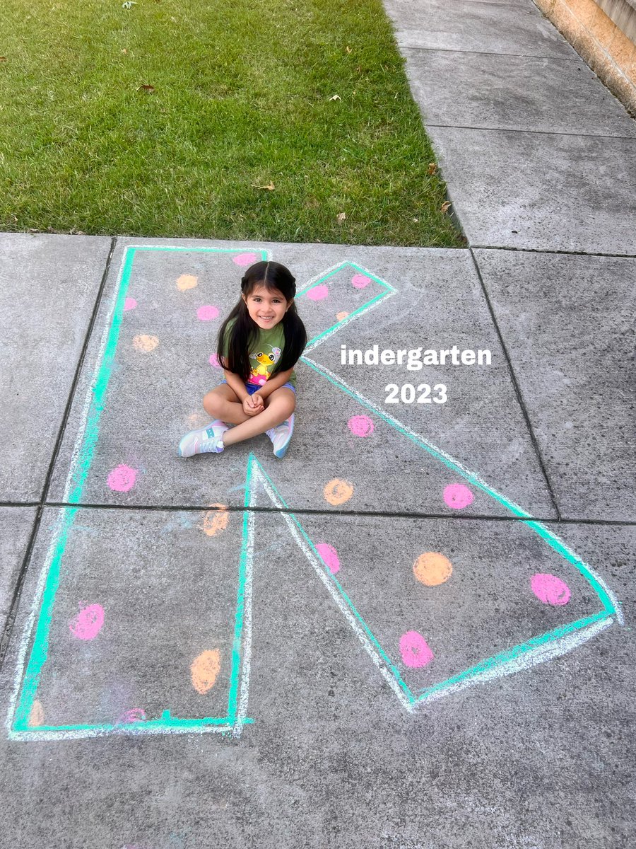 MsLeAACPS's tweet photo. In our ✨kindergarten✨ era @AACountySchools @gbparkaacps https://t.co/S8HgDcYrOV
