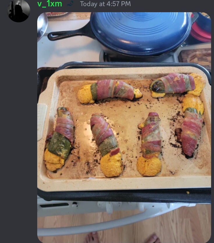 QEexpose's tweet photo. The Quaternion Entertainment discord servers creations channel is currently filled with some inedible vomit inducing “meals” https://t.co/QQN6IExoJf