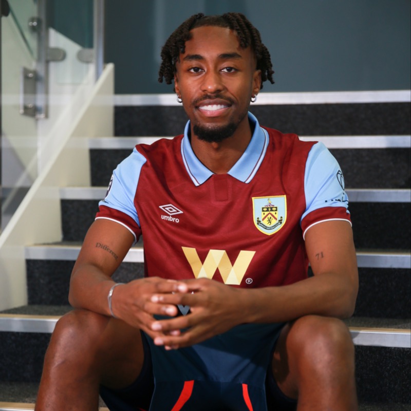 BurnleyOfficial's tweet photo. We're delighted to announce the arrival of Belgium international Mike Tresor from Genk 🤝 

The attacking midfielder joins on a season-long loan deal! 📝