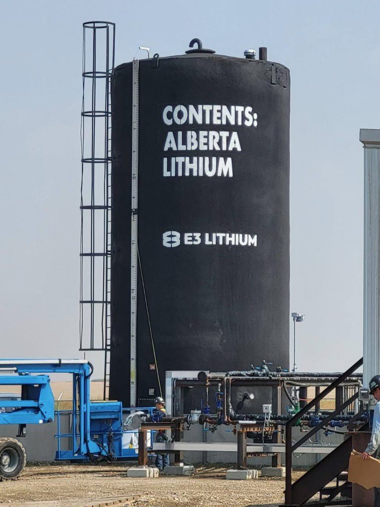 Turns out, stenciling a giant tank isn’t that easy, but our team got it done!!
#albertalithium
 #albertaenergy
#canadianenergy
#lithium 
#lithiumionbatteries