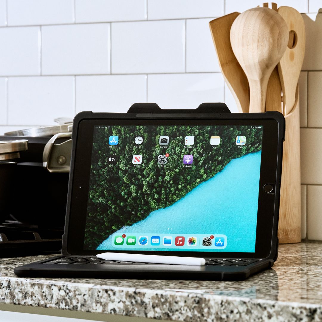 Did you know that you can receive links to recipes based on photos of the dishes with the new iOS 17 update? Let us know if you want a tutorial for our next Rug-Ed iPad Hack below ⬇️ #appleiOS #iOS17 #techhacks #techessentials #appleaccessories
