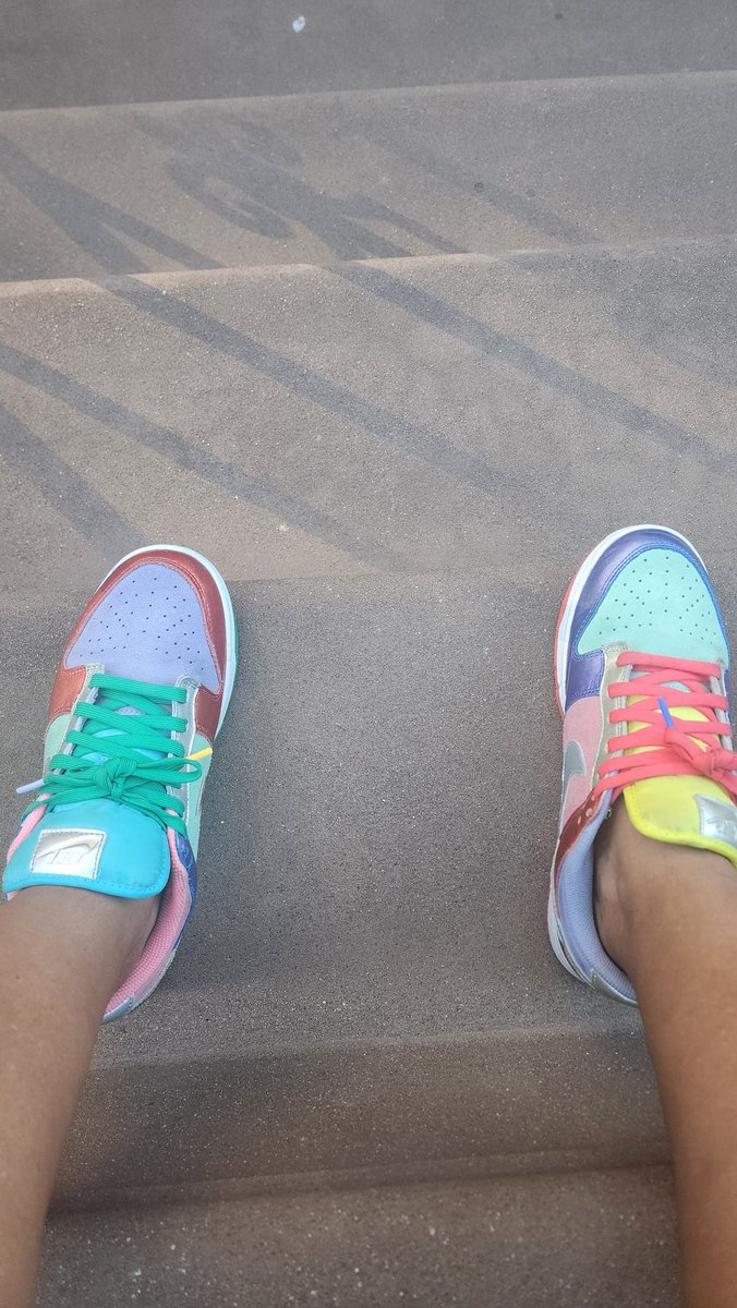 Ro_Hill's tweet photo. #HappyFeet #WearYourKicks #StoopLife #Harlem 09.01.2023 https://t.co/C6utpLTgo9