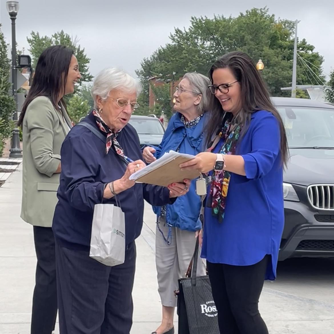 EliseAvardBPLQ's tweet photo. ✅ Ma candidature pour l’élection partielle dans #JeanTalon est officiellement déclarée conforme par la directrice du scrutin. Ici pour rallier, écouter et proposer, vous pourrez compter sur une femme de parole. #PLQ #PolQc https://t.co/HNJcRmdHHw