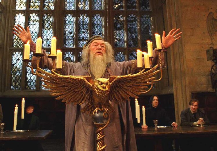 ProfessorDum's tweet photo. Bem vindos, bem vindos a mais um ano em Hogwarts! https://t.co/drrJFgc9L2